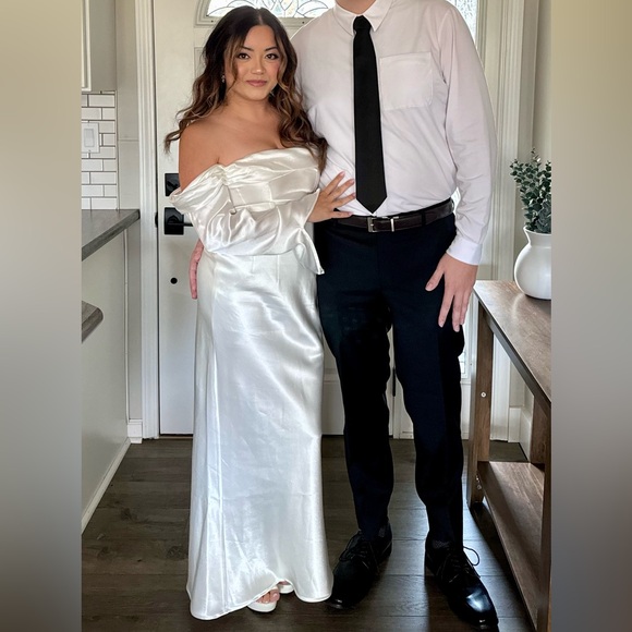 GISELLE Off The Shoulder White Dress - Picture 9 of 9